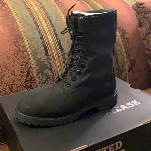 Limited release kids timberland boats. NEVER WORN